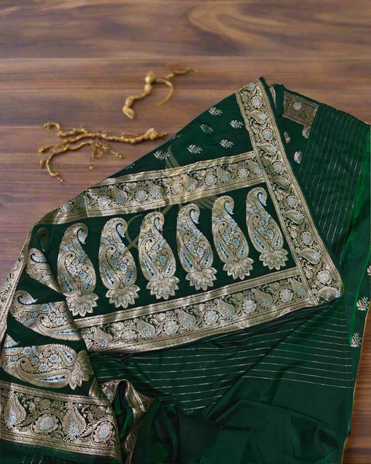 Regal Elegance – Green Banarasi Jari Silken Saree with Semi Katan Sonarupa Weaving