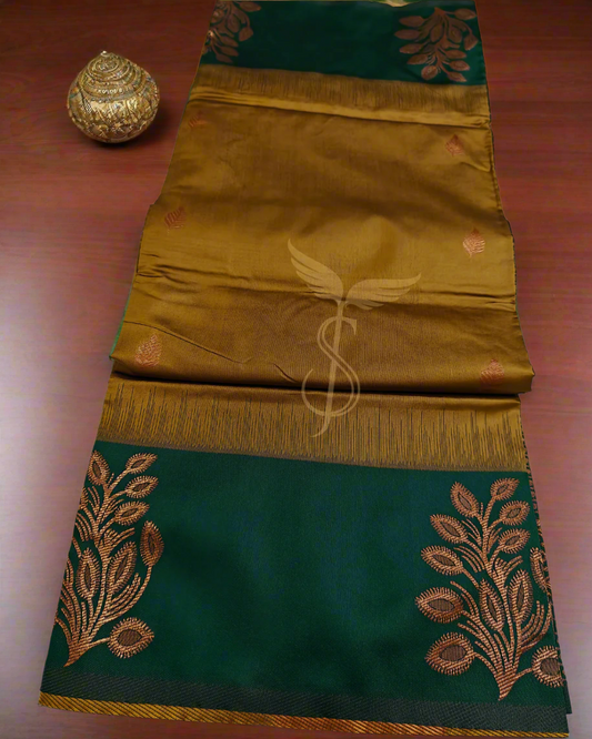 Elegant Green & Gold Banarasi Silk Saree with Zari Woven Pallu – Festive Wear