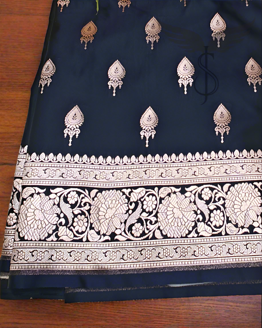 Majestic Charm – Black Banarasi Jari Silken Saree with Semi Katan Sonarupa Weaving