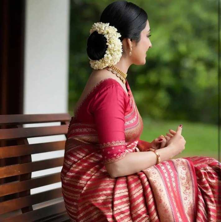 Red & Gold striped Banarasi Jari Silken Saree with Traditional Zari Detailing – Perfect for Bridal and Festive Wear