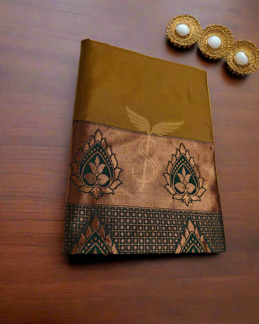 Elegant Green & Gold Banarasi Silk Saree with Zari Woven Pallu – Festive Wear