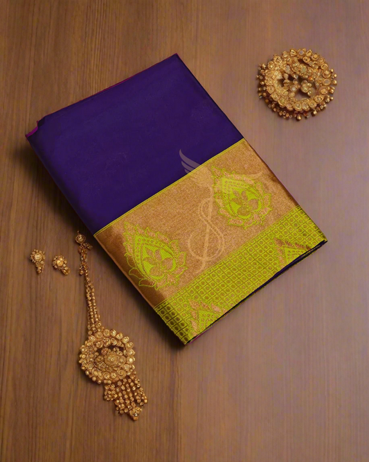 Elegant Green & Gold Banarasi Jari Silken Saree with Zari Woven Pallu – Festive Wear