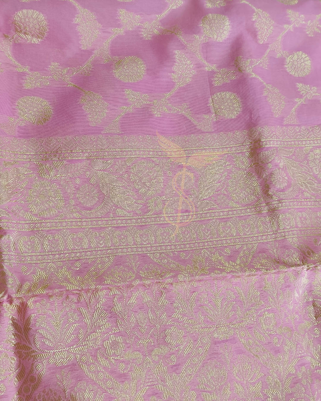 Graceful Pink Banarasi Silk Saree with All-Over Zari Weaving & Rich Pallu