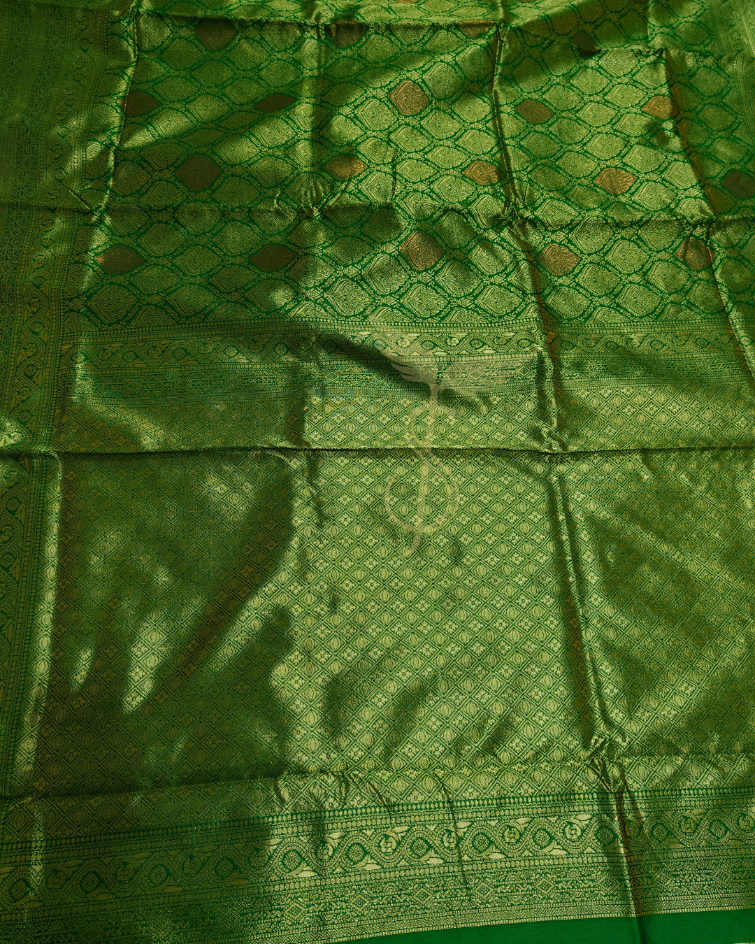 Emerald Green Banarasi Silk Saree with Gold Jari Silken Work | Bridal & Festive Traditional Silk Saree