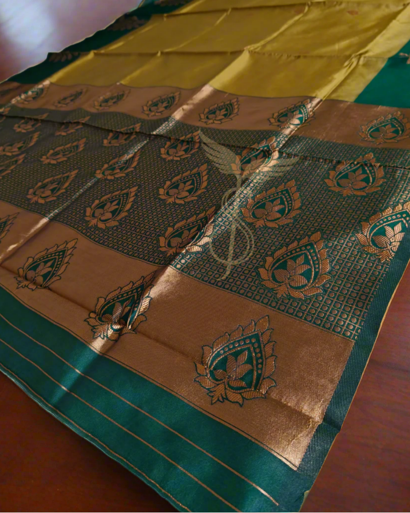 Elegant Green & Gold Banarasi Silk Saree with Zari Woven Pallu – Festive Wear