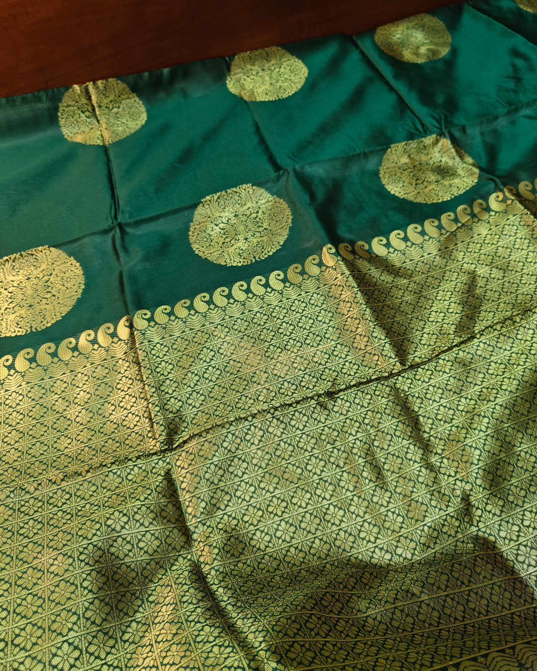 Bottle Green Banarasi Jari Silken Sarees with Rich Pallu & All-Over Jacquard Work