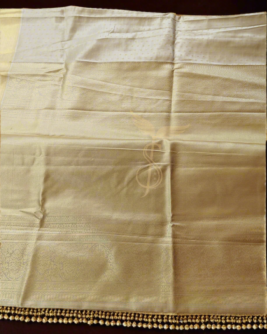Beige & Gold Kanjivaram Jari Silken Saree – A Timeless Statement of Grace