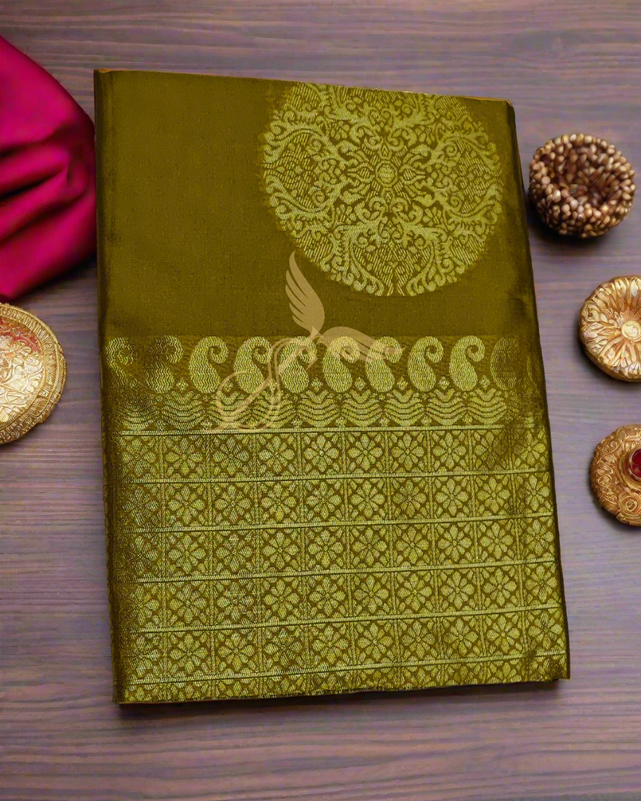 Elegant Banarasi Silk Sarees with Rich Pallu & All-Over Jacquard Work – Available in Maroon, Pink, Yellow, Dark Green, Olive Green & Purple