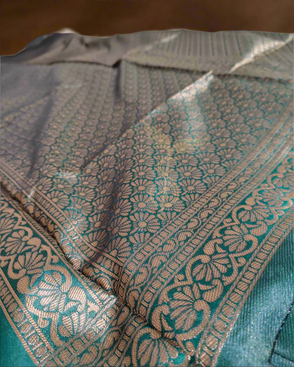 Royal Green & Rose Gold Kanjivaram Jari Silken Saree – Grand Bridal Wear with Zari Elegance