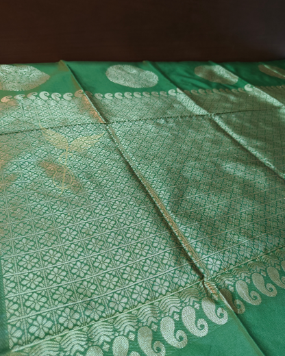 Olive Green Banarasi Jari silken Silk Sarees with Rich Pallu & All-Over Jacquard Work