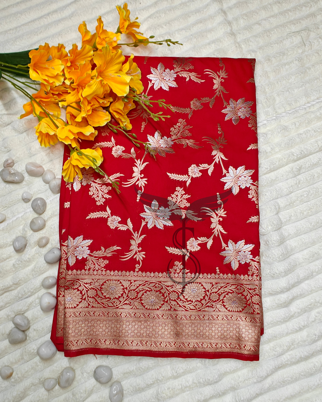 Radiant Elegance – Red Banarasi Jari Silken Saree with Semi Katan Sonarupa Weaving