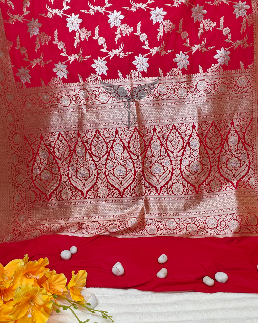 Radiant Elegance – Red Banarasi Jari Silken Saree with Semi Katan Sonarupa Weaving