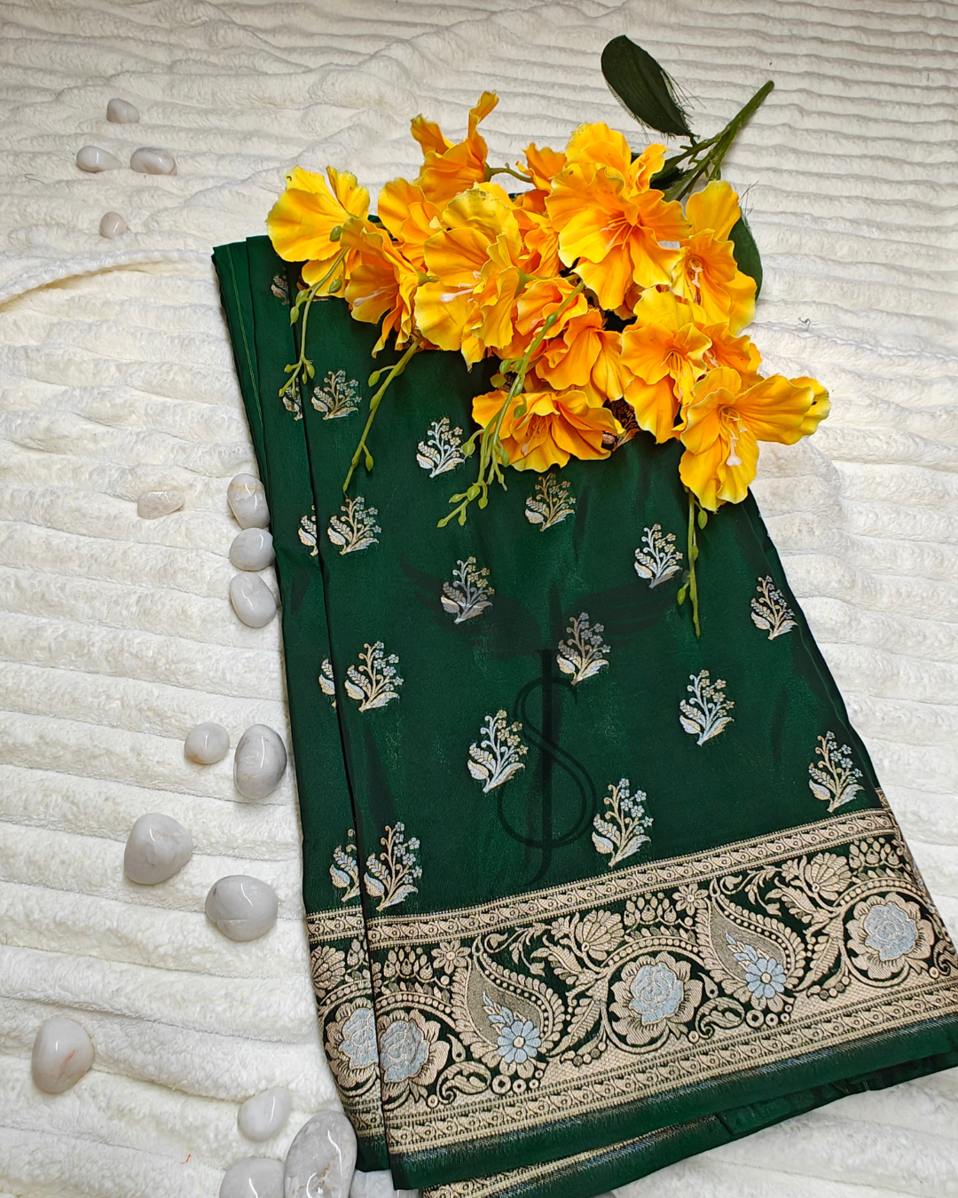 Regal Elegance – Green Banarasi Jari Silken Saree with Semi Katan Sonarupa Weaving