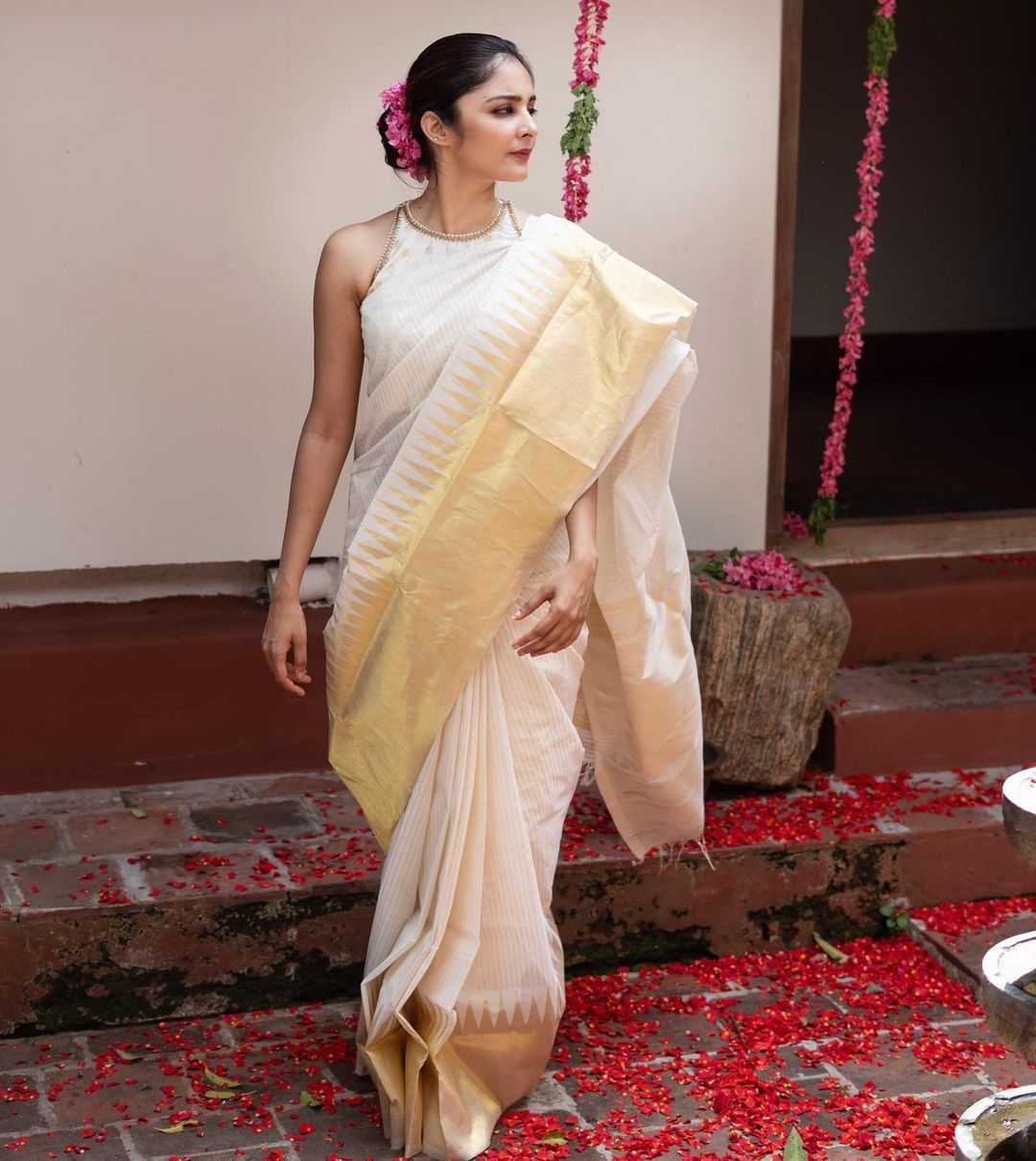 White & Gold Soft Jari Silken Saree Traditional Kerala Kasavu  – Ethnic Elegance for Festive & Temple Wear