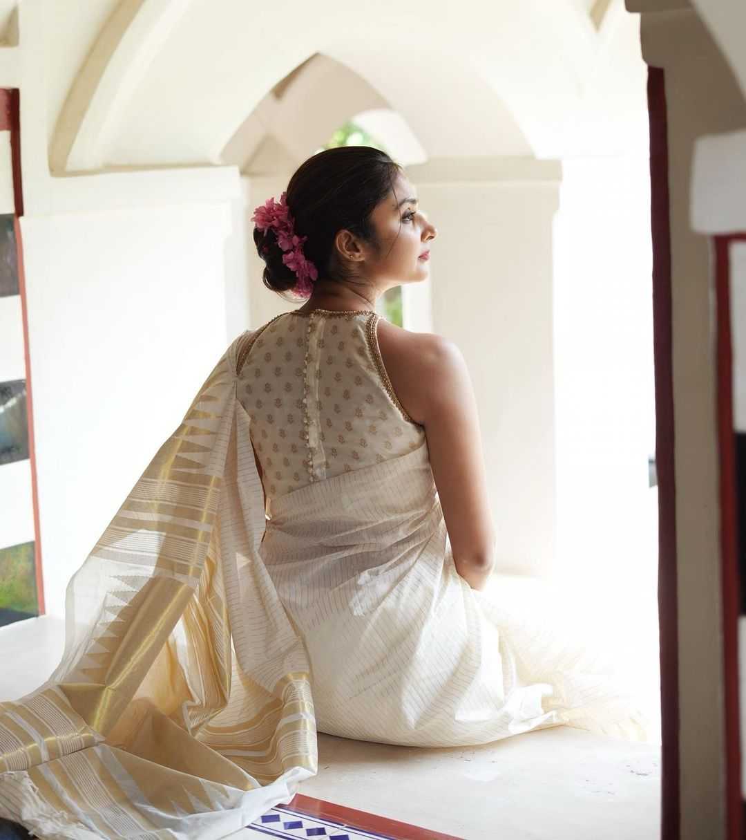 White & Gold Soft Jari Silken Saree Traditional Kerala Kasavu  – Ethnic Elegance for Festive & Temple Wear