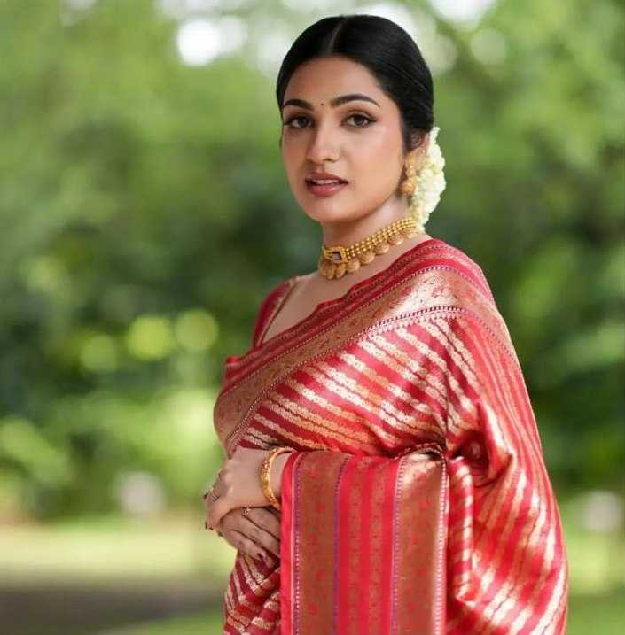Red & Gold  striped Banarasi Jari Silken Saree with Traditional Zari Detailing – Perfect for Bridal and Festive Wear
